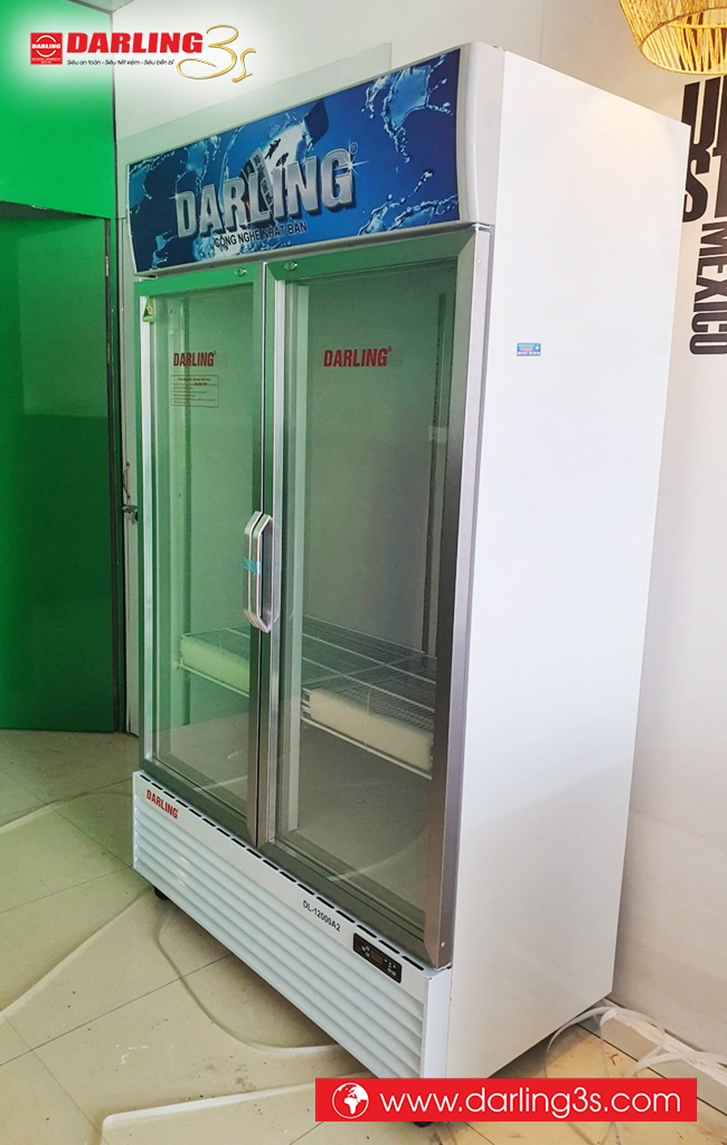 Bên hông tủ mát Darling DL-12000A2