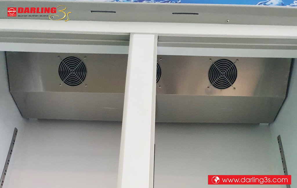Quạt lồng sốc giúp nhiệt độ tỏa đều khắp tủ